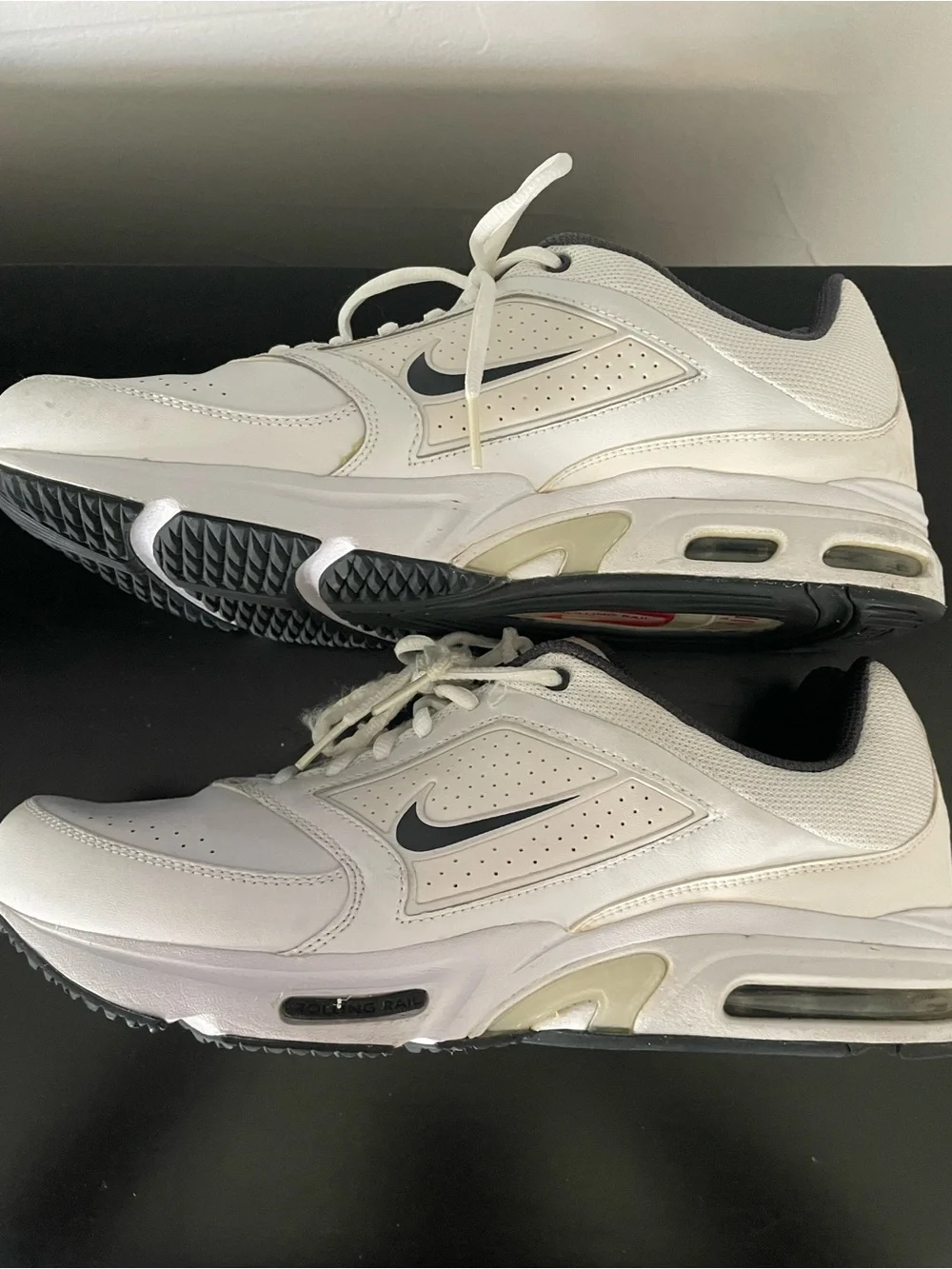 Nike Health Walkers Men's White and Black Walking , Size 11